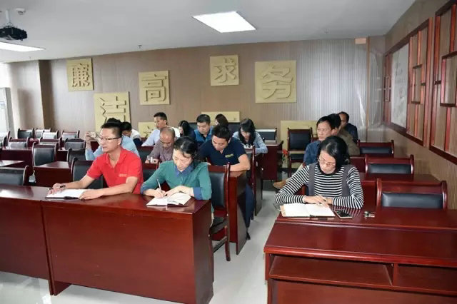 金开乐鱼(中国)党委组织开展学习李保国同志先进事迹活动