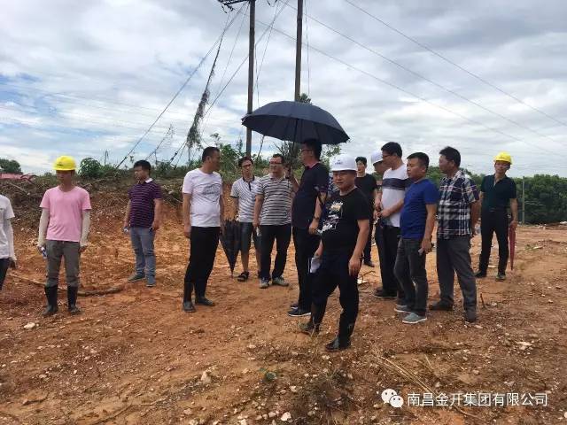 乐鱼(中国)高管前往新建江拖路道路工程现场协调工作 