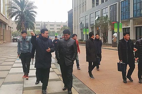 占勇主持召开绿创综合体项目建设一周年座谈会 