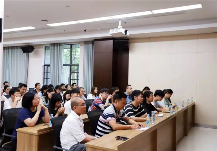 金开乐鱼(中国)开展2019年“新闻图片摄影技巧及要求”专题培训