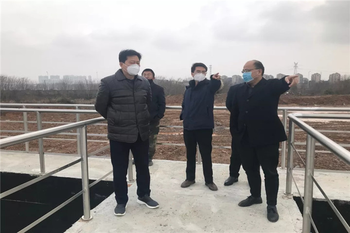 乐鱼(中国)董事长谢荣华前往项目现场安排部署疫情预防工作