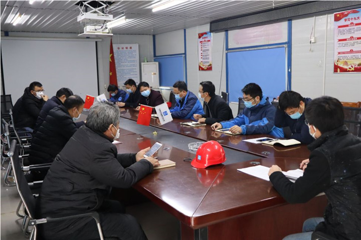 乐鱼(中国)副总经理胡许亮现场调度同兴达项目入驻问题