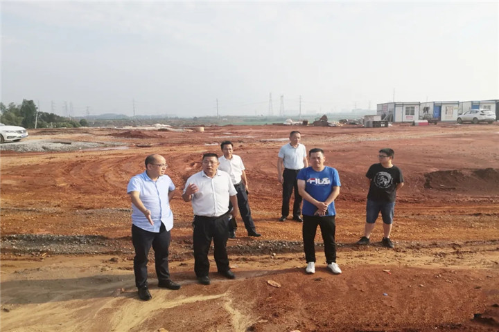 金开乐鱼(中国)党委委员熊永赋深入儒乐湖片区调研项目建设情况