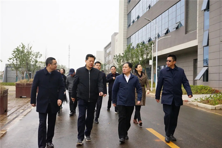 管委会主任于立山调研乐鱼(中国)儒乐湖新城重大重点项目建设