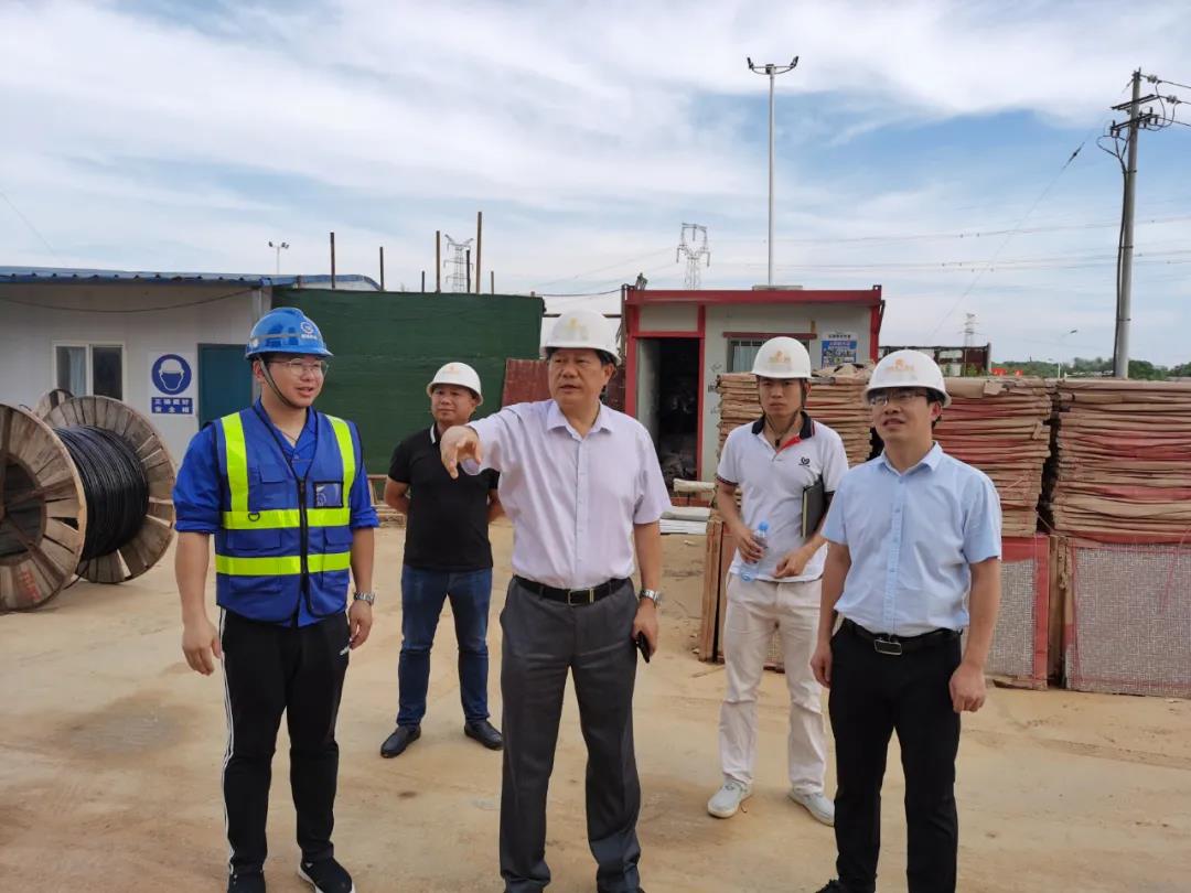 董事长谢荣华深入乐鱼(中国)重大重点项目调研