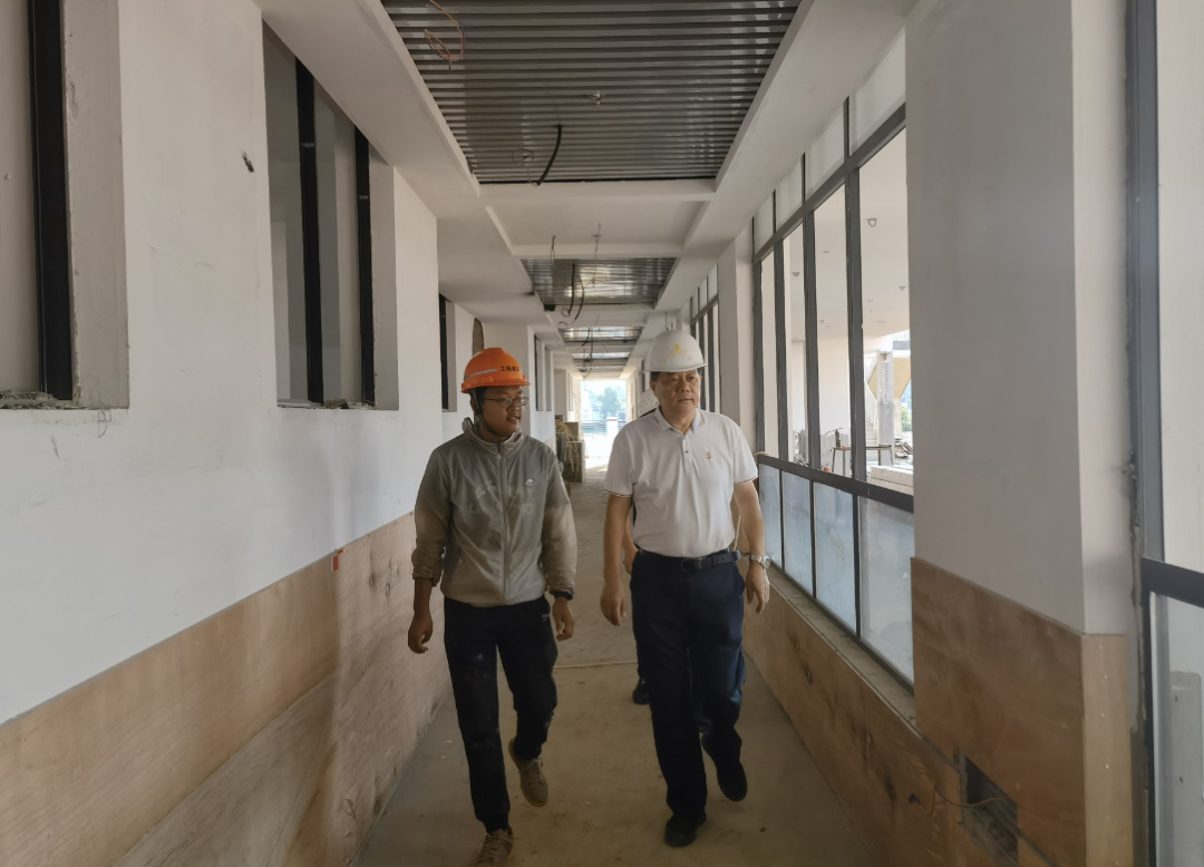 董事长谢荣华现场调度乐鱼(中国)在建项目安全生产工作