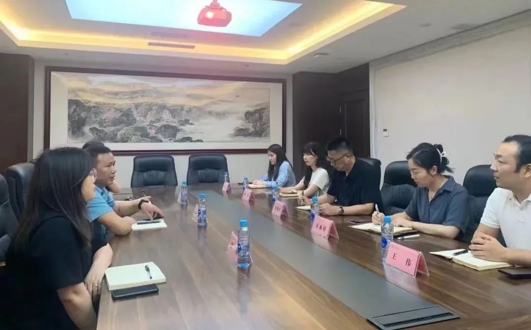 江西聚才人力资源公司总经理杨毓峰一行到乐鱼(中国)交流学习