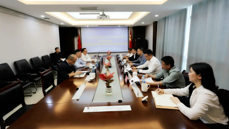 中建五局总承包公司来访乐鱼(中国)交流座谈