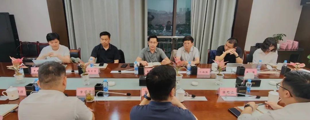 广州航新航空来访乐鱼(中国)交流座谈